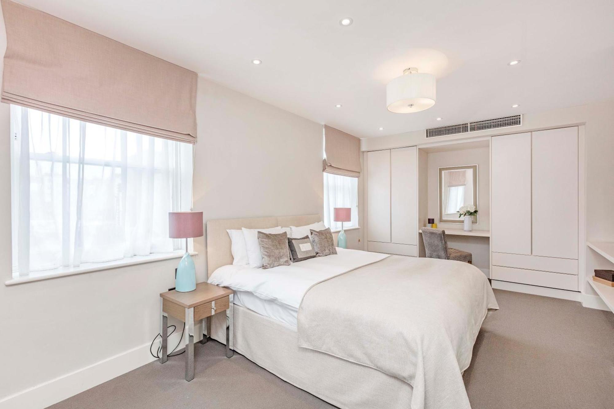 Deluxe Three-Bedroom Apartment,1227415754:JPEG